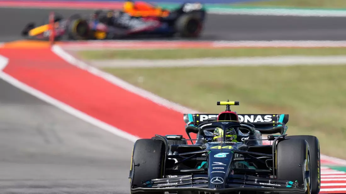 Mercedes-Pilot Lewis Hamilton wurde nachträglich disqualifiziert. - Bild: Nick Didlick/AP/dpa