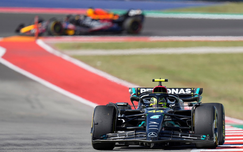 Mercedes-Pilot Lewis Hamilton wurde nachträglich disqualifiziert. - Foto: Nick Didlick/AP/dpa