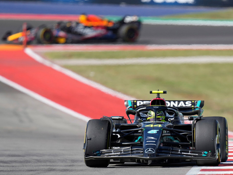 Mercedes-Pilot Lewis Hamilton wurde nachträglich disqualifiziert. - Foto: Nick Didlick/AP/dpa