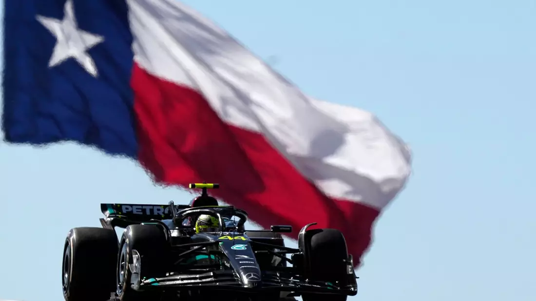 Mercedes-Pilot Lewis Hamilton wurde nachträglich disqualifiziert. - Bild: Eric Gay/AP/dpa