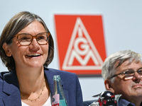 Mit Christiane Benner wurde erstmals eine Frau an die Spitze der IG Metall gewählt. - Foto: Arne Dedert/dpa