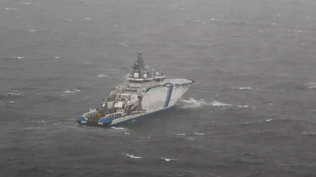 Das Offshore-Patrouillenschiff «Turva» des finnischen Grenzschutzes hält in der Nähe der Stelle Wache, an der die beschädigte Balticconnector-Gaspipeline geortet wurde. - Bild: Finnischer Grenzschutz (Rajavartiolaitos) Lehtikuva/dpa