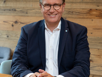 Frühwarnsystem in der Wohngebäudeversicherung: das innovative GROHE Sense Wasserstopp-System wird kostenfreier Bestandteil der All-Risk Deckung der Bayerischen - Foto: presseportal.de