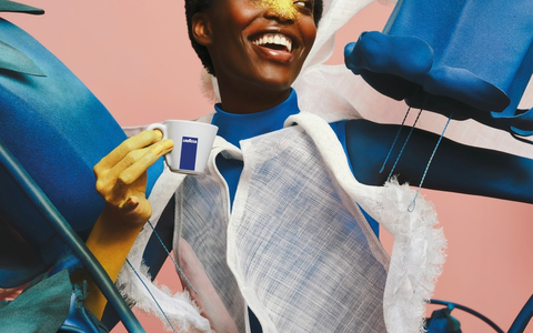 Der Lavazza Kalender 2024 feiert Partnerschaft und Zusammenarbeit mit einer Reise durch die afrikanische Fotografie - Foto: presseportal.de