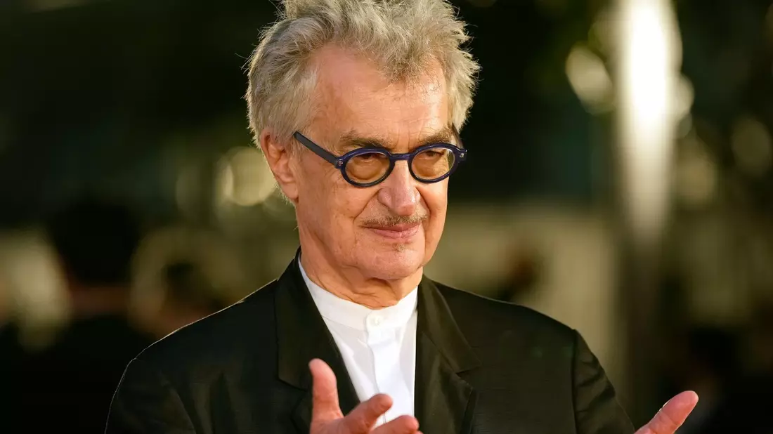 Wim Wenders bei der Eröffnungszeremonie des 36. Tokyo International Film Festival (TIFF) . - Bild: Shuji Kajiyama/AP/dpa