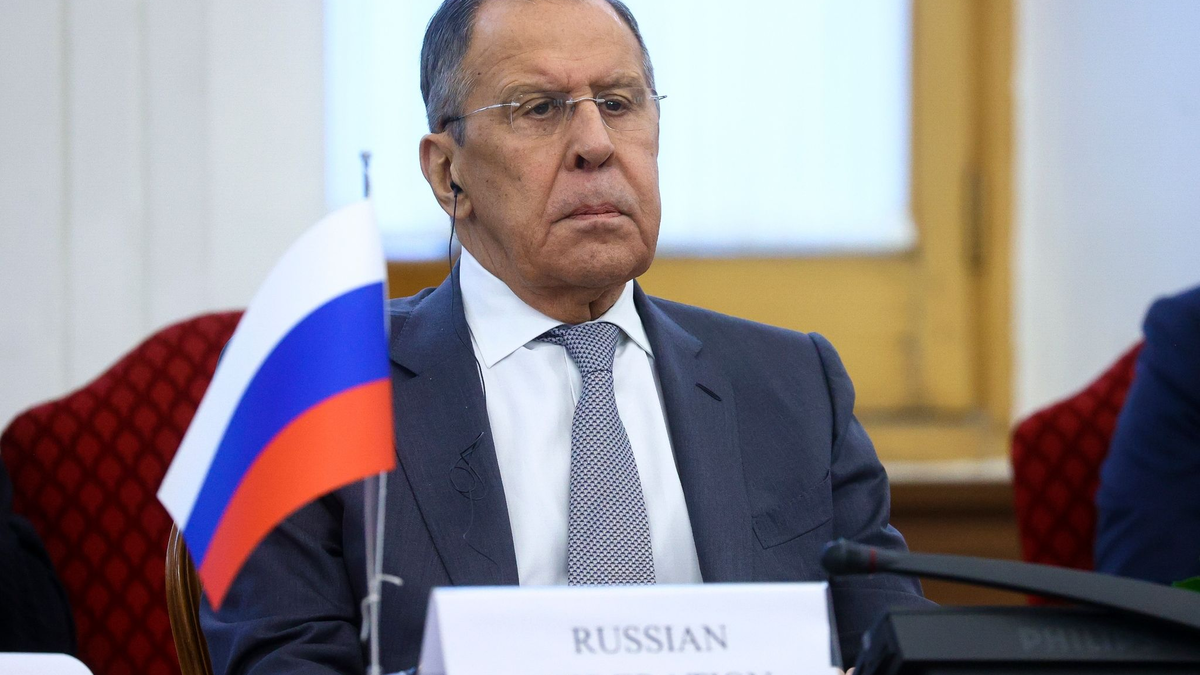 Sergej Lawrow, Außenminister von Russland, bei einem Treffen mit mehreren Amtskollegen in der iranischen Hauptstadt. - Foto: -/Russian Foreign Ministry Press Service/AP/dpa