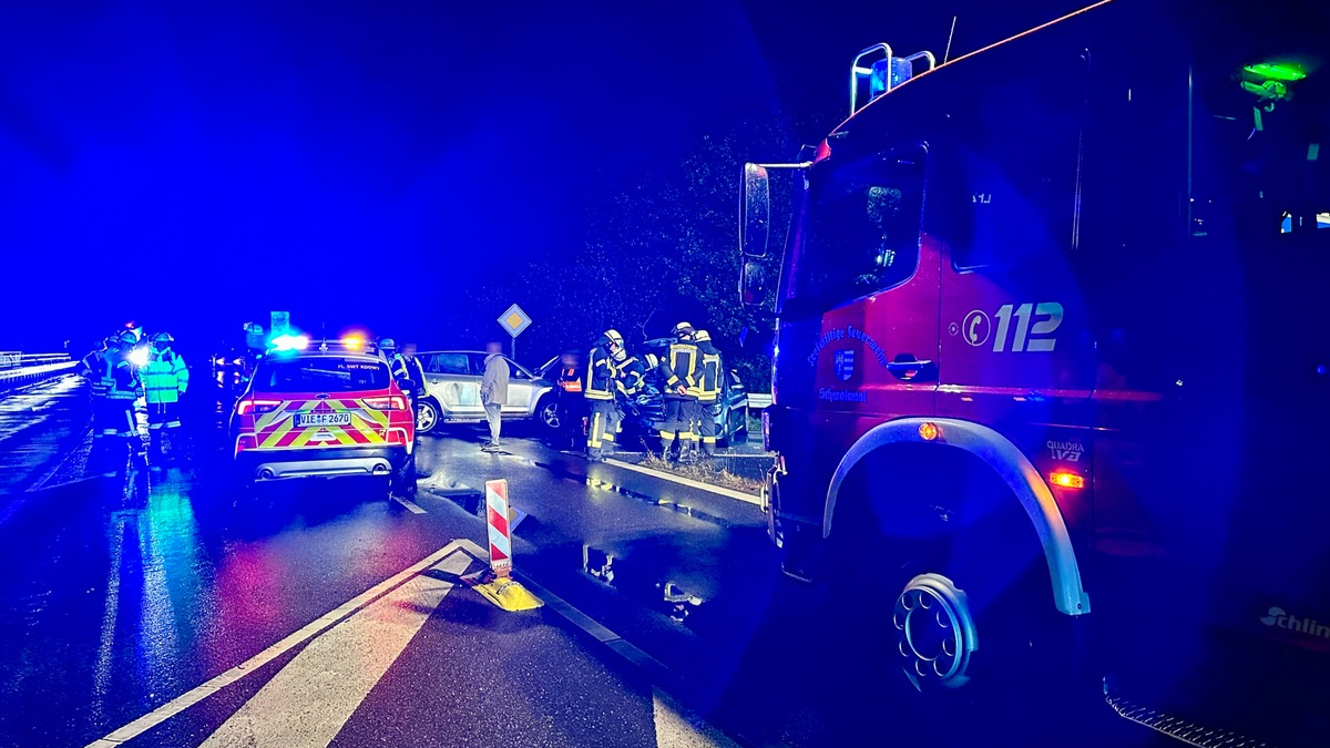 FFW Schwalmtal: Technische Hilfeleistung nach Verkehrsunfall - Foto: presseportal.de