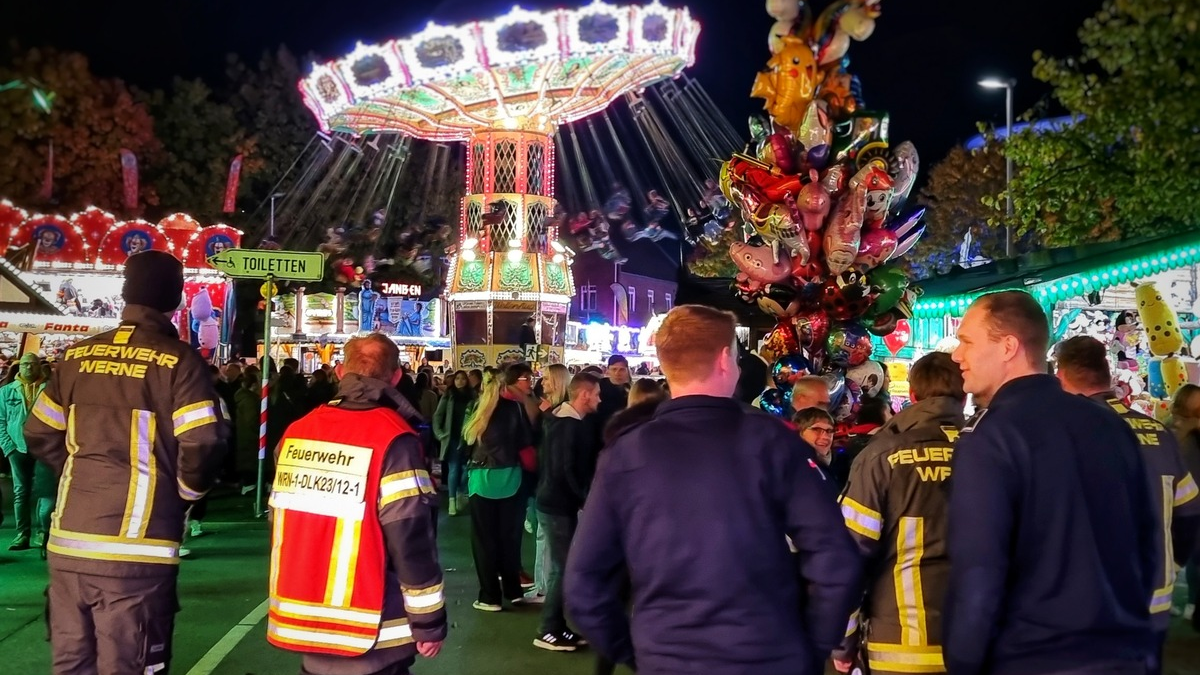 FW-WRN: Ein ruhiger Montag liegt hinter der Kirmes-Wachbereitschaft - Foto: presseportal.de