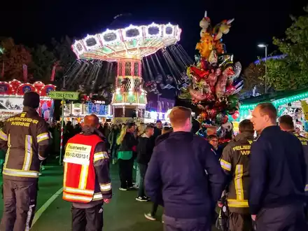FW-WRN: Ein ruhiger Montag liegt hinter der Kirmes-Wachbereitschaft - Foto: presseportal.de