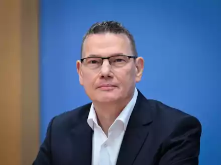 IT-Unternehmer Ralph Suikat plädiert für eine stärkere Besteuerung hoher und sehr hoher Vermögen. - Foto: Soeren Stache/dpa