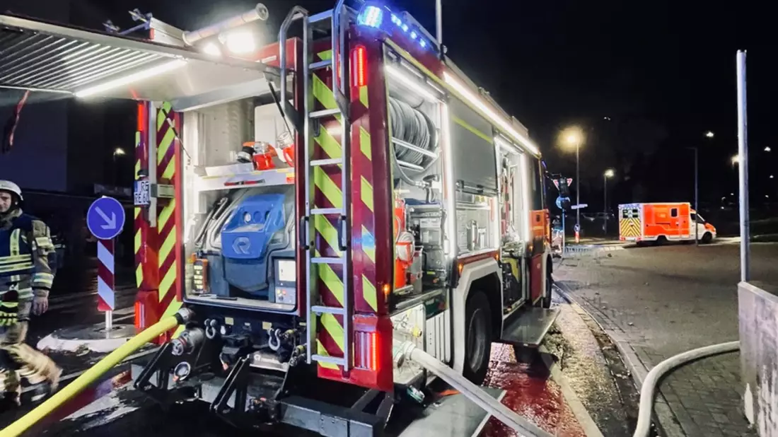 FW-RE: Brand in leerstehendem Gebäude - keine Verletzten - Bild: presseportal.de