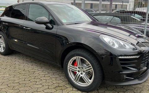 POL-NE: Porsche Macan aus Einfahrt entwendet - Foto: presseportal.de