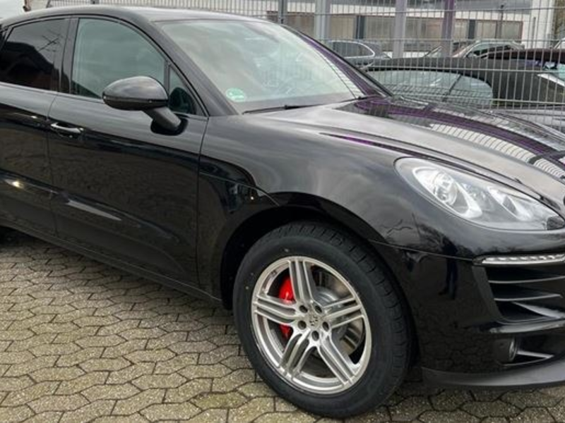 POL-NE: Porsche Macan aus Einfahrt entwendet - Foto: presseportal.de