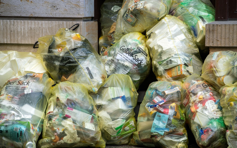 Der Plan der EU die Regeln von Verpackungen zu verschärfen, stößt bei der Verpackungsindustrie auf Kritik. - Foto: Robert Michael/dpa-Zentralbild/dpa