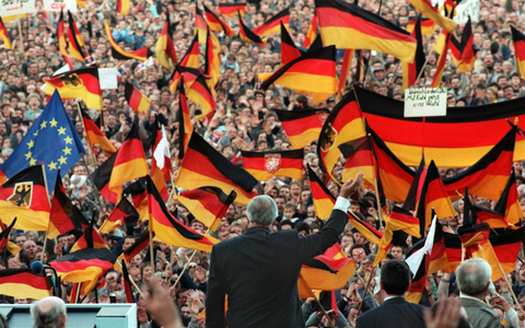 Die Bundesrepublik wird 75 und picture alliance zeigt besondere Bilder zu diesem Jubiläum - Foto: presseportal.de
