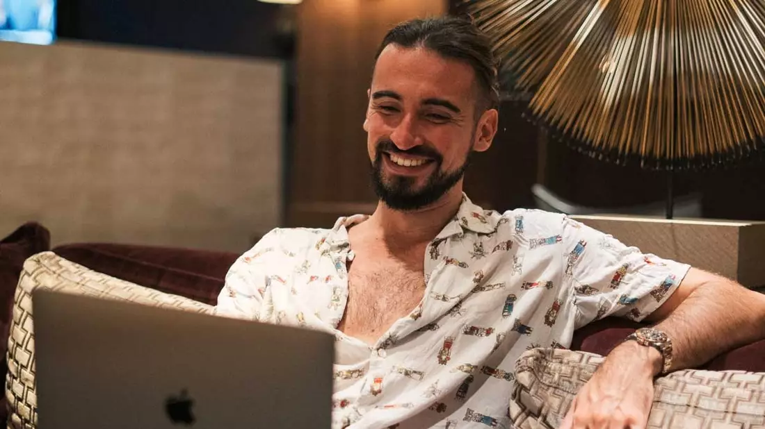 Philipp Follmer: Online selbstständig machen - was sind 2023 die besten Modelle? - Bild: presseportal.de