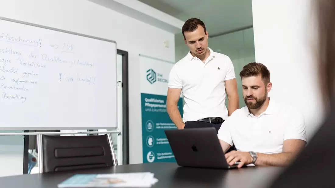 Max Grinda klärt auf: Pflegeunternehmen sind keine Versuchskaninchen - Darum brauchen Geschäftsführer eine klare Recruiting-Strategie - Bild: presseportal.de
