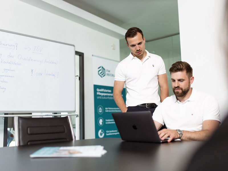 Max Grinda klärt auf: Pflegeunternehmen sind keine Versuchskaninchen - Darum brauchen Geschäftsführer eine klare Recruiting-Strategie - Foto: presseportal.de