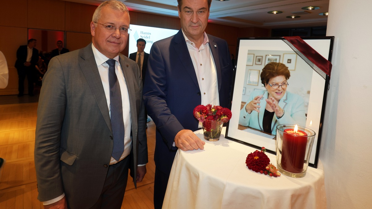 Queen Mum der Landespolitik / Bayerns Politiker ehrten das Lebenswerk und den Menschen Barbara Stamm bei einem Festakt der Hanns-Seidel-Stiftung - Foto: presseportal.de