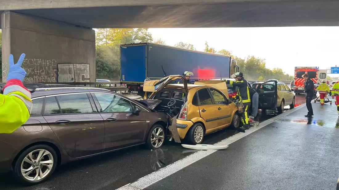 FW-BO: Verkehrsunfall auf der A 448 in Bochum- Langendreer - Bild: presseportal.de