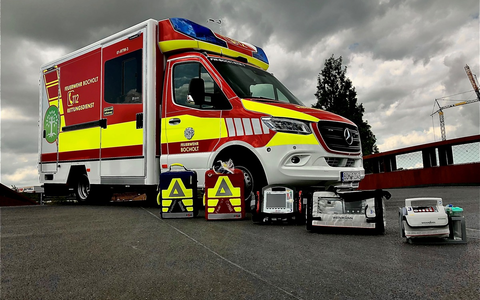 FW Bocholt: Eingeklemmter Fahrradfahrer unter PKW durch Feuerwehr befreit - Foto: presseportal.de