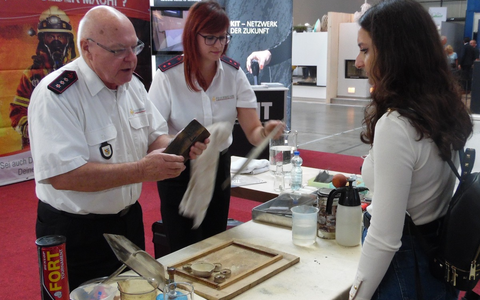 FW-KA: Feuerwehren aus Stadt- und Landkreis Karlsruhe sind gemeinsam auf der offerta - Foto: presseportal.de