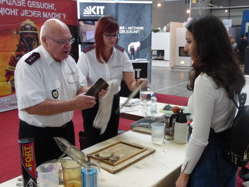 FW-KA: Feuerwehren aus Stadt- und Landkreis Karlsruhe sind gemeinsam auf der offerta - Foto: presseportal.de