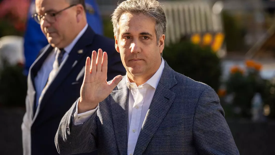 Michael Cohen, Ex-Anwalt des ehemaligen US-Präsidenten Trump, kommt zu einem Gericht in Manhattan im Rahmen des Betrugsprozesses gegen seinen früheren Arbeitgeber. - Bild: Yuki Iwamura/FR171758 AP/AP