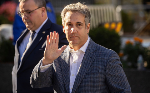 Michael Cohen, Ex-Anwalt des ehemaligen US-Präsidenten Trump, kommt zu einem Gericht in Manhattan im Rahmen des Betrugsprozesses gegen seinen früheren Arbeitgeber. - Foto: Yuki Iwamura/FR171758 AP/AP