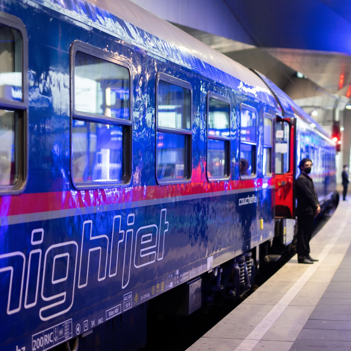 Auch Transportmittel werden empfohlen. So etwa die neuen Nachtzugverbindungen in Europa, wie die der Marke Nightjet der Österreichischen Bundesbahnen. - Foto: Georg Hochmuth/APA/dpa