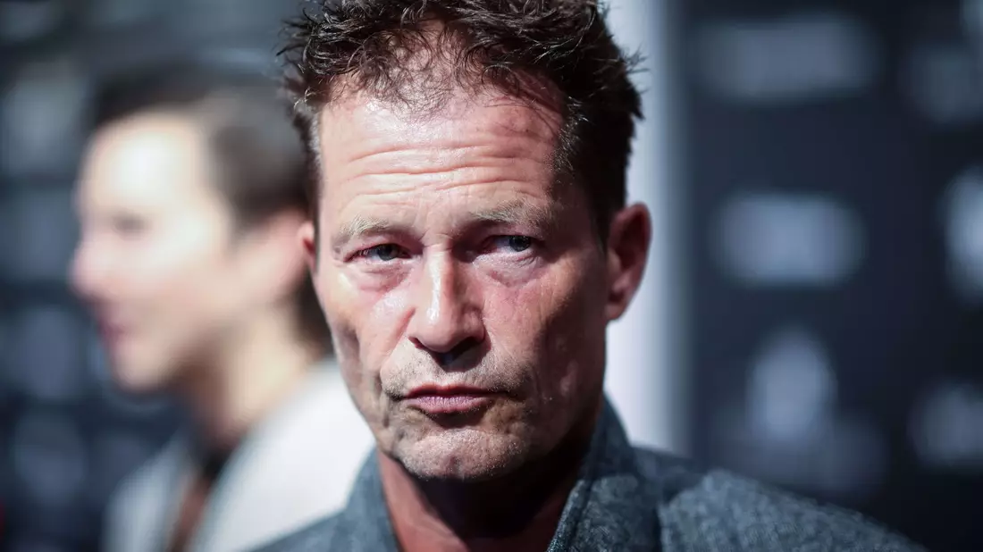 Til Schweiger hat sich nach Monaten erstmals ausführlich zu Vorwürfen rund um das Arbeitsklima an seinen Filmsets geäußert. - Bild: Christian Charisius/dpa