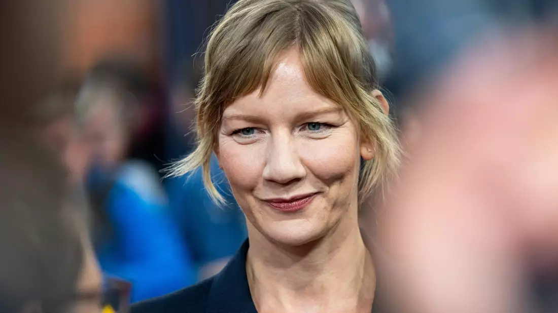 Die deutsche Schauspielerin Sandra Hüller sorgt längst auch international für Furore. - Bild: Jonas Walzberg/dpa