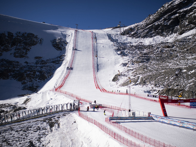 Auch vor dem diesjährigen Weltcup-Start stehen Klima- und Umweltthemen mehr im Fokus als der Sport. - Foto: Gian Ehrenzeller/Keystone/dpa