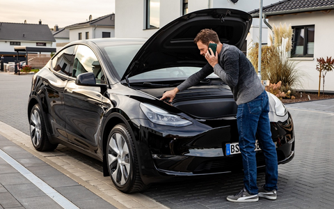 Starterbatterien brauchen auch bei Elektroautos Aufmerksamkeit - Foto: presseportal.de