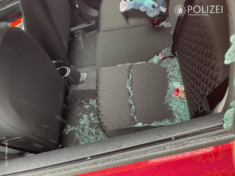 POL-PPWP: Wer hat die Scheibe eingeschlagen? - Foto: presseportal.de