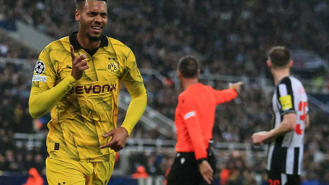 Felix Nmecha brachte den BVB kurz vor der Halbzeit in Führung. - Bild: Lindsey Parnaby/dpa