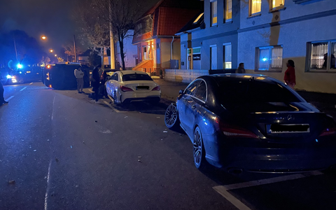 POL-WHV: 17-Jähriger fährt mit Pkw gegen drei parkende Pkw und verursacht hohen Sachschaden - Foto: presseportal.de
