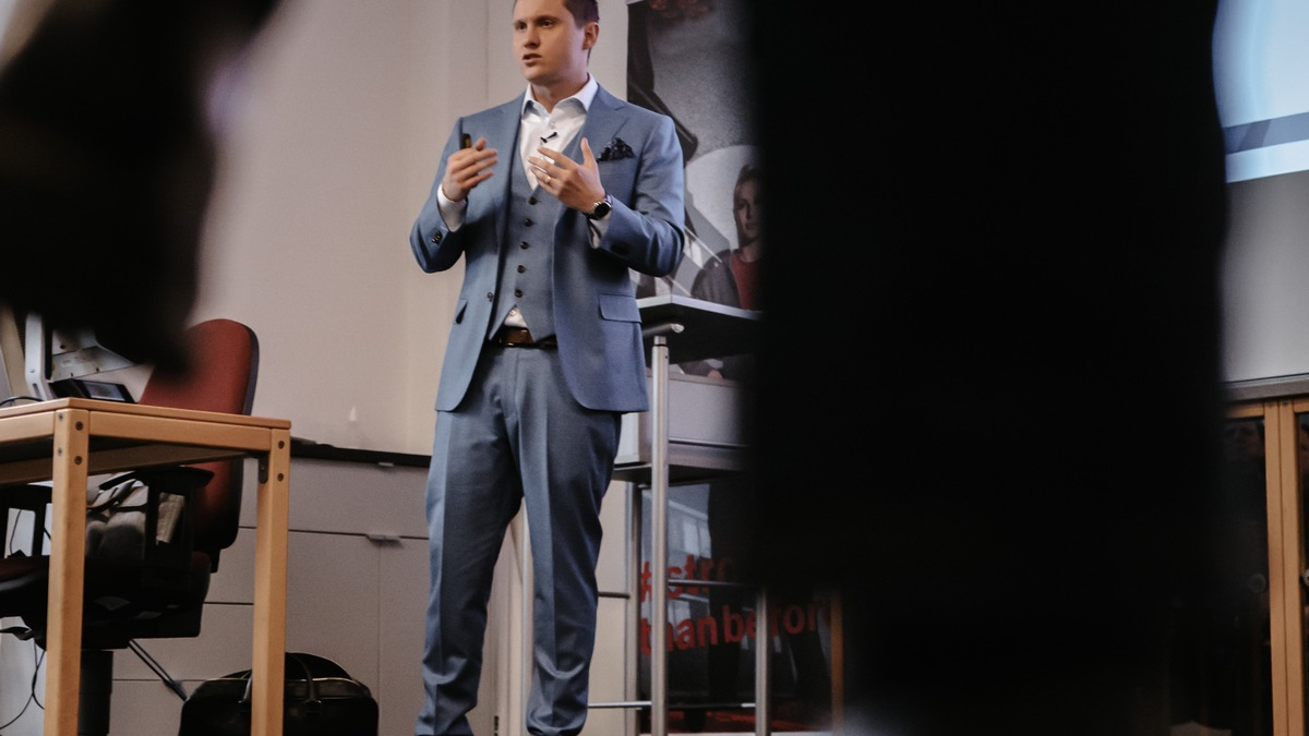 Headhunter warnt: Darum nimmt die Unverbindlichkeit der Top-Manager zu - und so kann man das für seine eigene Karriere nutzen - Foto: presseportal.de