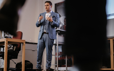 Headhunter warnt: Darum nimmt die Unverbindlichkeit der Top-Manager zu - und so kann man das für seine eigene Karriere nutzen - Foto: presseportal.de