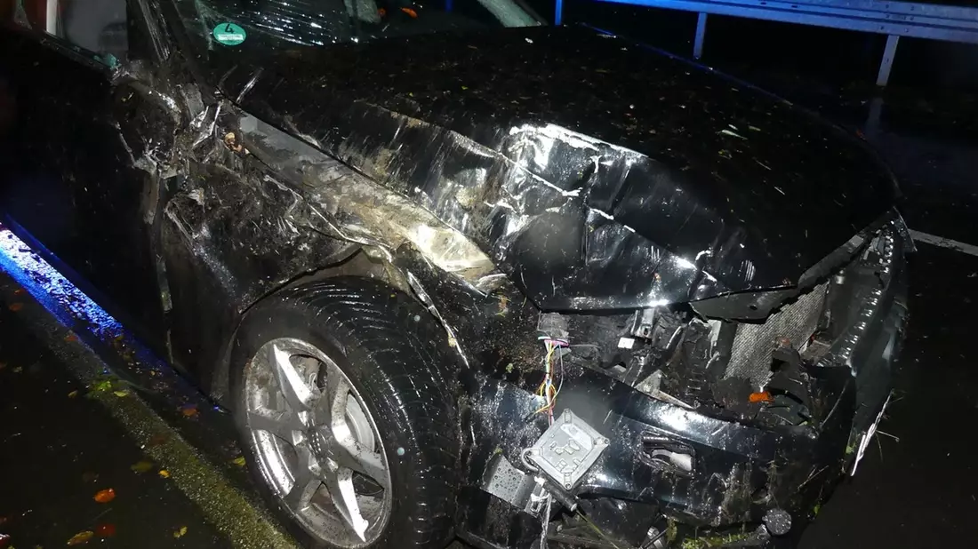 POL-GM: Überschlag mit Auto - 25-Jähriger blieb unverletzt - Bild: presseportal.de