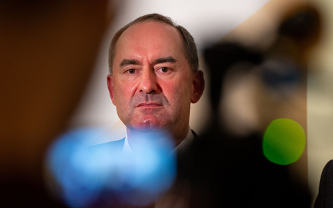 Auf einen ehemaligen Lehrer von Hubert Aiwanger könnte Ärger zukommen. - Foto: Lennart Preiss/dpa