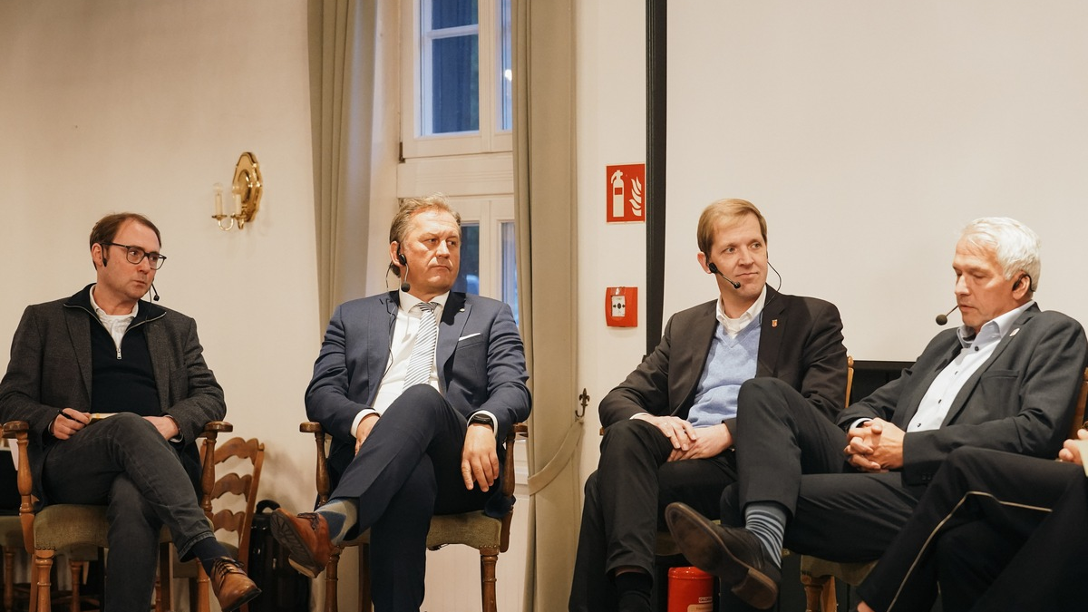 POL-COE: Kreis Coesfeld/ Vor 70 Jahren wurde die Kreispolizeibehörde Coesfeld neu gegründet - Behörde erinnert in Feierstunde an Neuorganisation der Polizei in NRW - Foto: presseportal.de