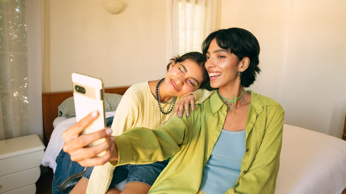 Immer mehr junge Menschen in Deutschland knüpfen Freundschaften online - Foto: presseportal.de