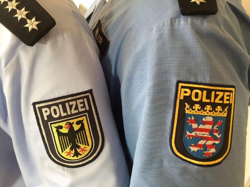 BPOL-KS: Ärger im Zug - Mann geht auf Polizisten los - Foto: presseportal.de