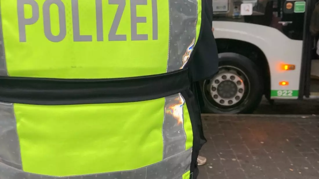 POL-HA: Uniformierte Polizisten begleiten erneut Busverkehr - Bild: presseportal.de