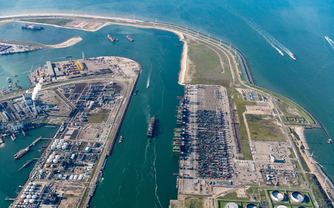Übersicht über den Yangtzekanaal Euromax in den Niederlanden: Zum großen Teil soll Wasserstoff per Schiff im Rotterdamer Hafen ankommen. - Foto: Paul Martens/Martens Multimedia/dpa