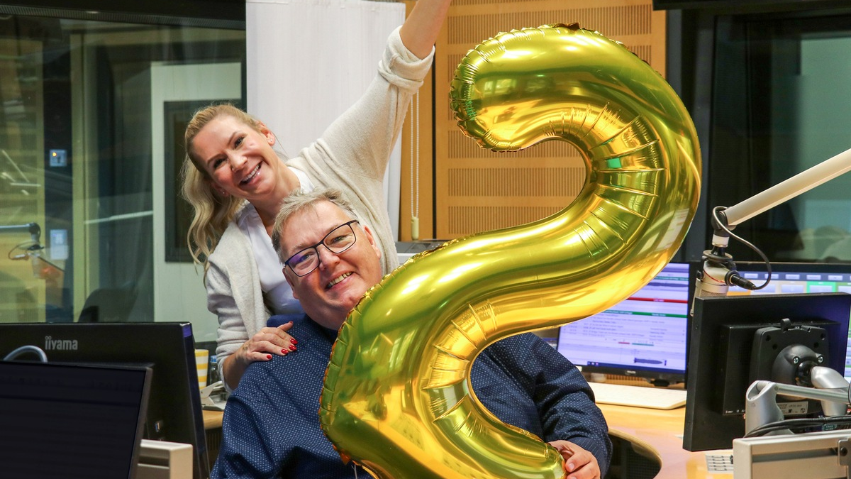 Zwei Jahre NDR Schlager - Kerstin Ott, Andy Borg und Peggy March gratulieren - Foto: presseportal.de