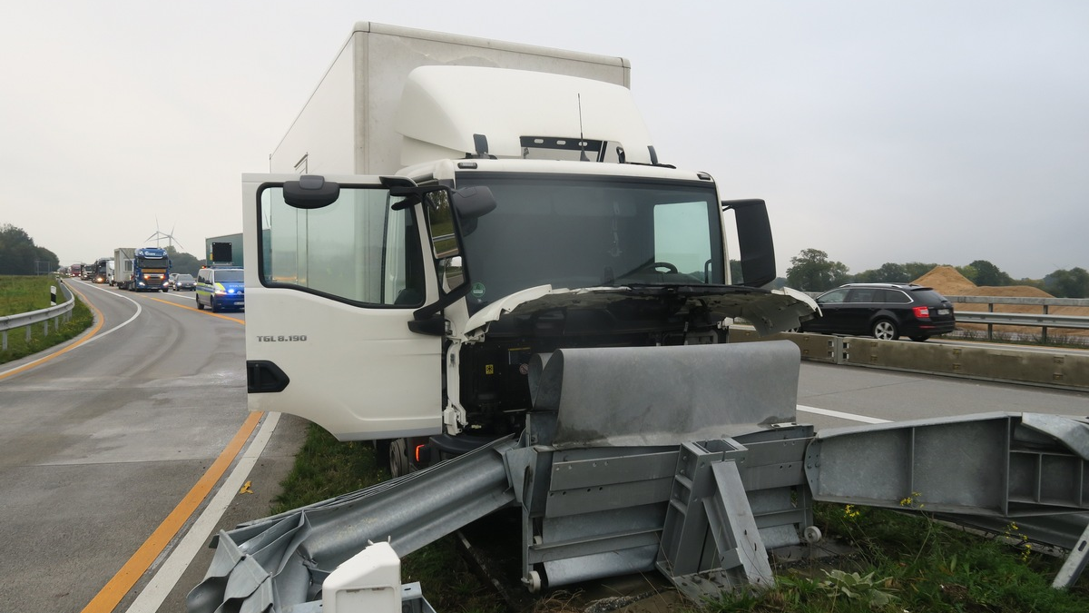 POL-DEL: Autobahnpolizei Ahlhorn: Verkehrsunfall mit einer leicht verletzten Person und hohem Sachschaden auf der Autobahn 1 im Bereich Holdorf - Foto: presseportal.de