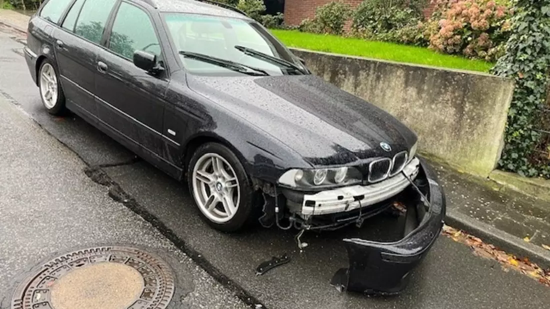 POL-KLE: Kleve- Unfallflucht- Geparkter 5er BMW beschädigt - Bild: presseportal.de