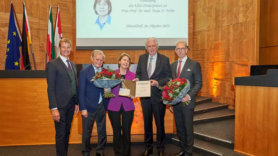 Ehrung für Ausnahme-Medizinerin Prof. Dr. med. Tanja N. Fehm / Klüh-Stiftung zeichnet Spezialistin für Gynäkologische Onkologie aus - Bild: presseportal.de